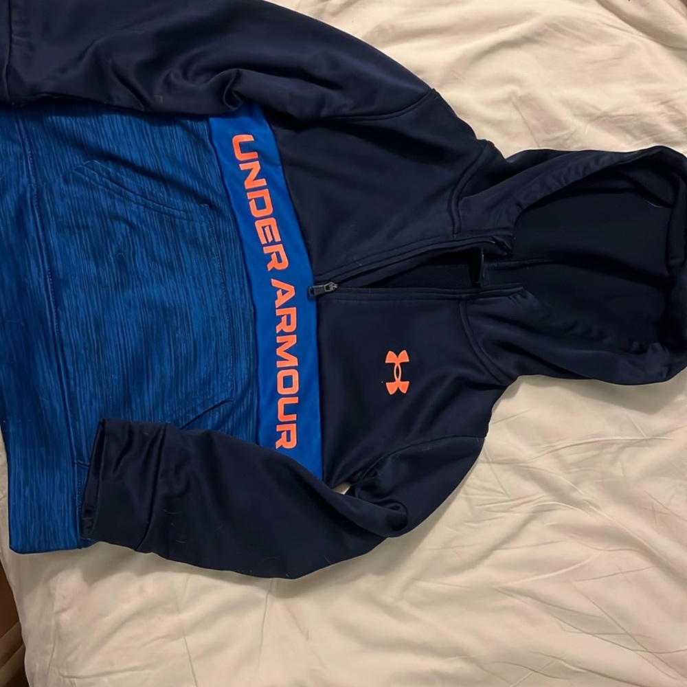 Boys size 5 Under Armour hoodie.